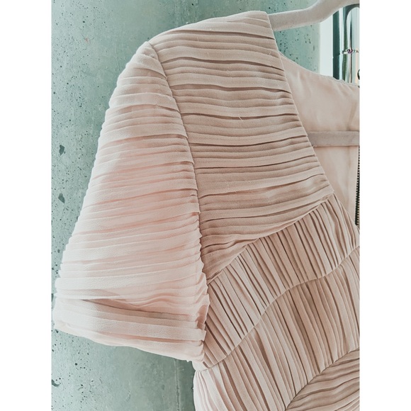 Burberry London Nude Ruched Pleated Chiffon Cocktail Dress - Picture 8 of 15